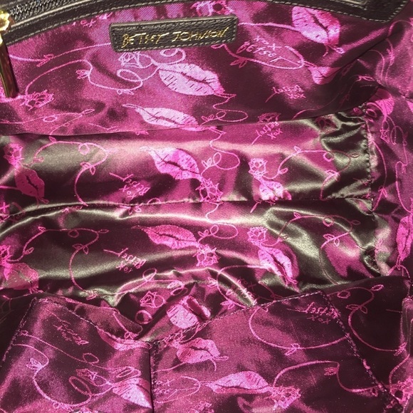 Betsey Johnson White Quilted Heart Satchel Handbag Black Trim Bow Purse Rare - Picture 10 of 10